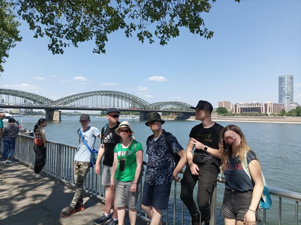 Abschlusssch%C3%BCler%20am%20Rhein